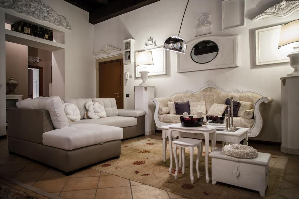 Piazza Erbe Luxury Apartment Verona Ngoại thất bức ảnh