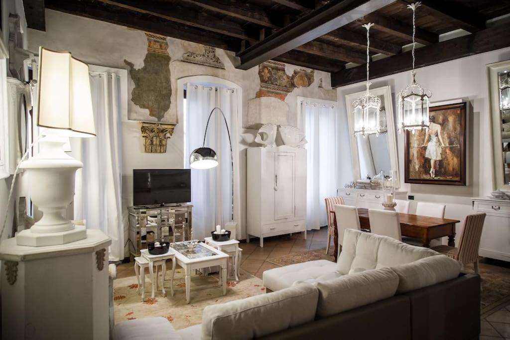Piazza Erbe Luxury Apartment Verona Ngoại thất bức ảnh